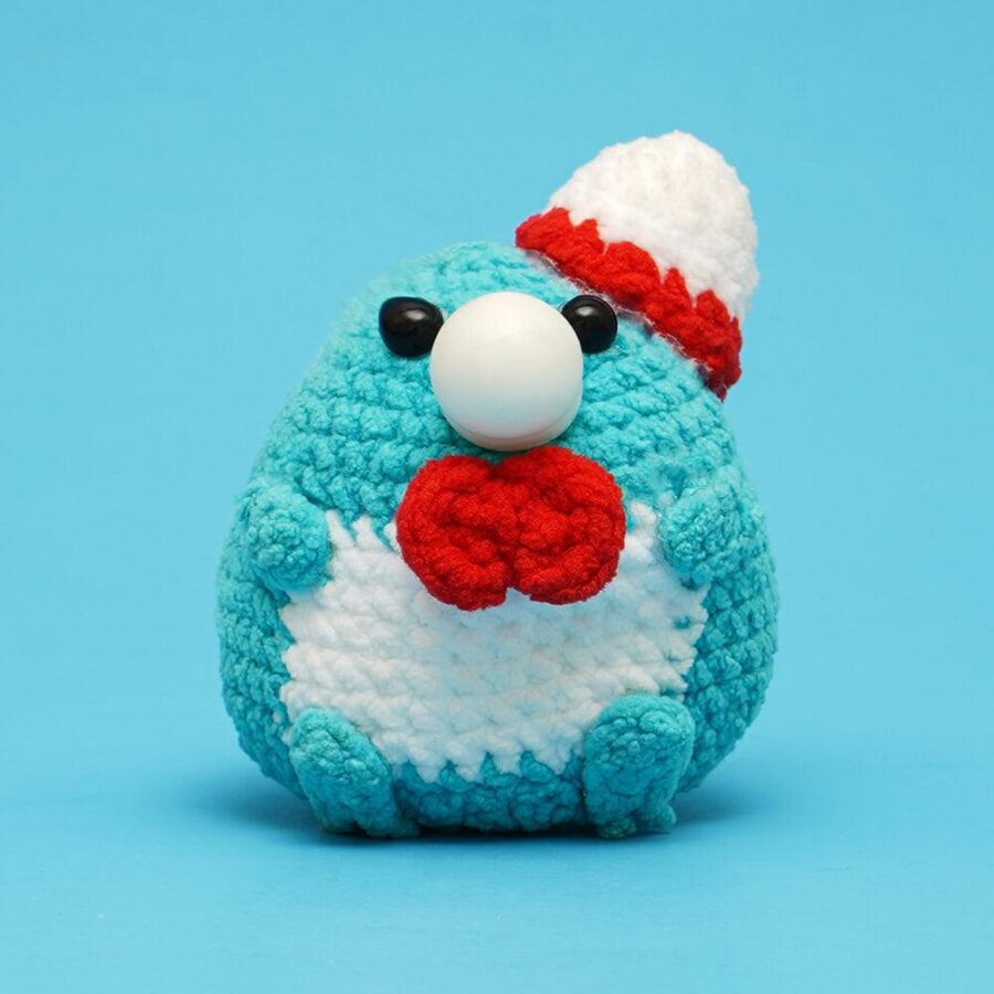 Press Bubble Penguin Animal Crochet Kit - Image 3
