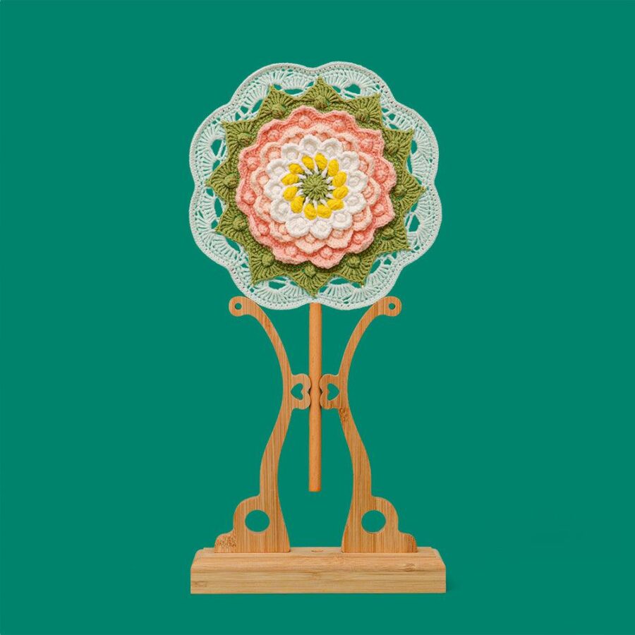 Lotus Flower Totem Fan Crochet Kit - Image 3