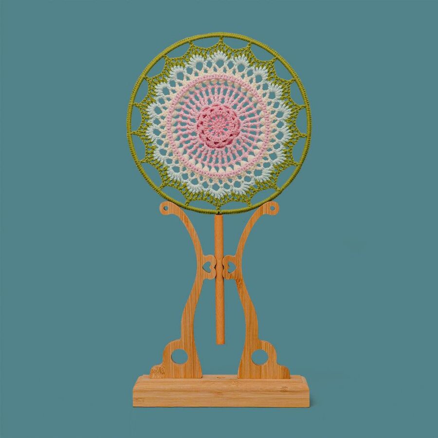 Flower Totem Fan Crochet Kit - Image 4