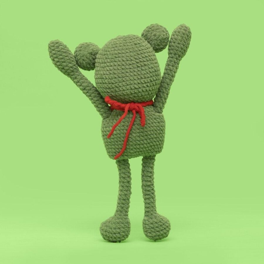 Press Bubble Stretched Frog Crochet Kit - Image 2