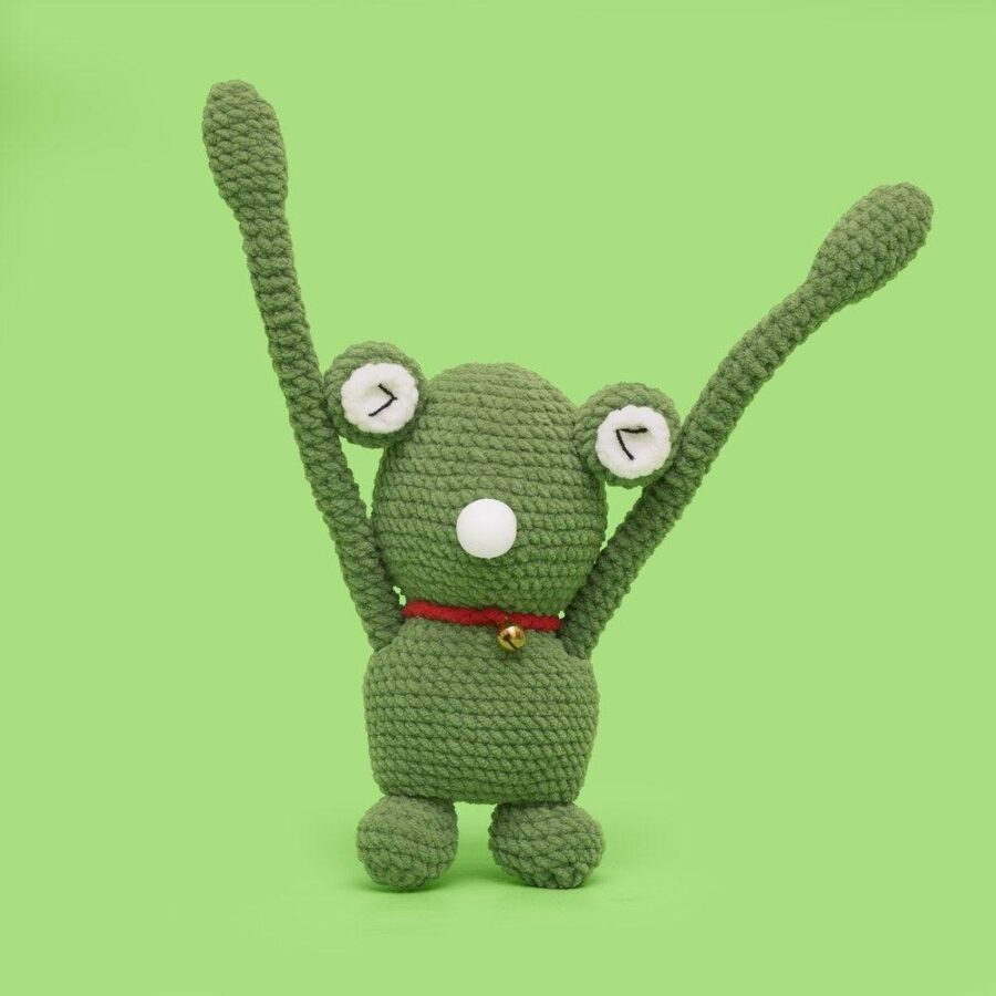 Press Bubble Stretched Frog Crochet Kit - Image 4