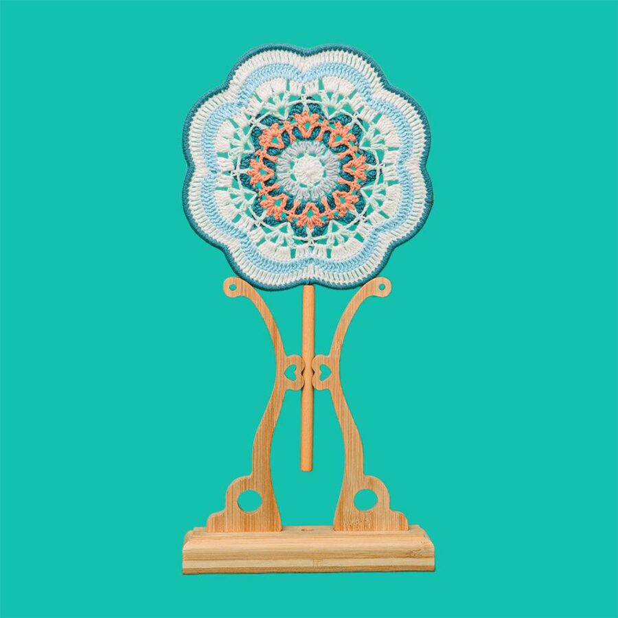 Light Blue Totem Fan Crochet Kit - Image 3